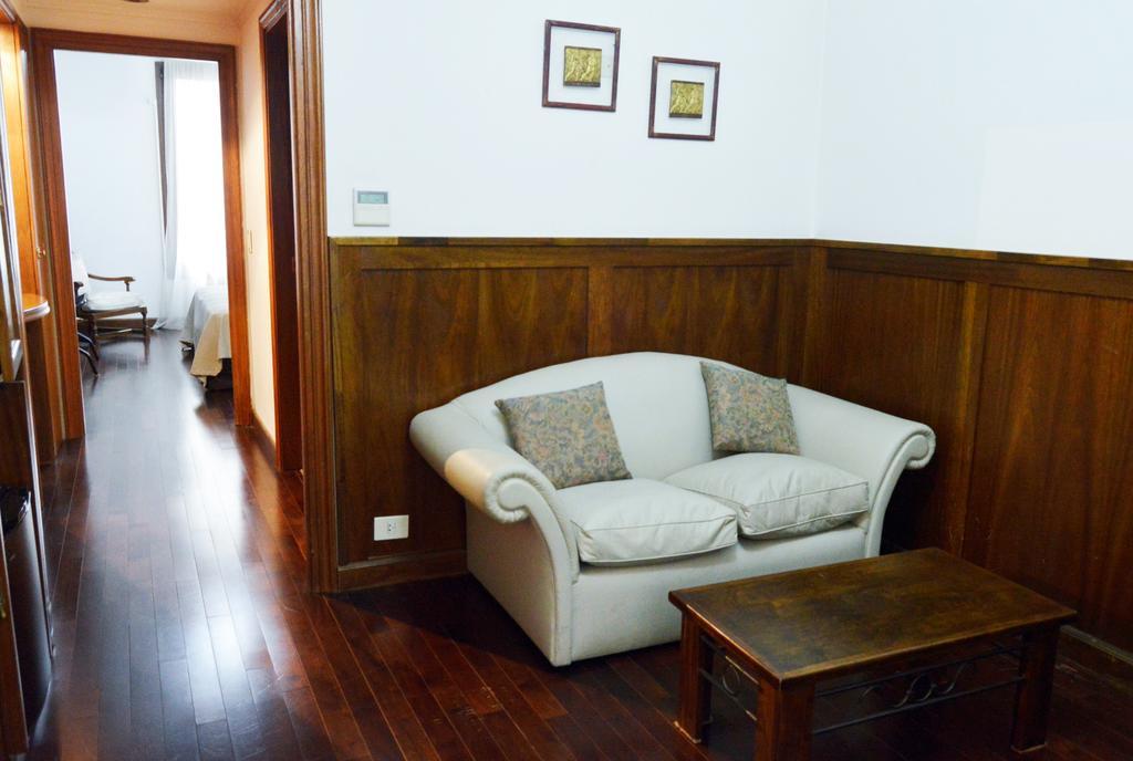 Hotel Posta Carretas بوينس آيرس الغرفة الصورة